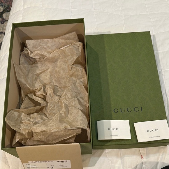 Gucci Other - EUC Gucci Olive Green Shoe Box with Tissue Paper